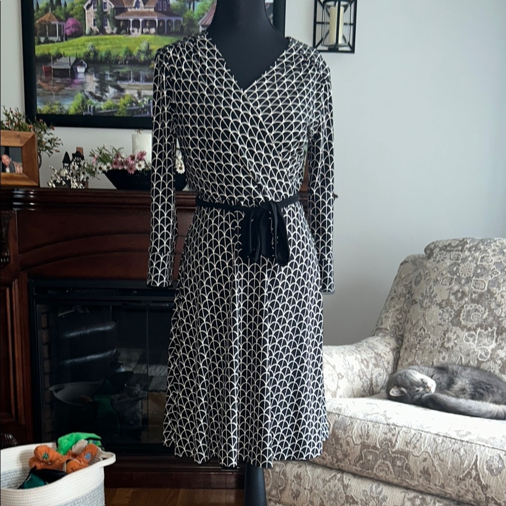 White House Black Market Black and White Reversible Patterned Long Sleeve Dress